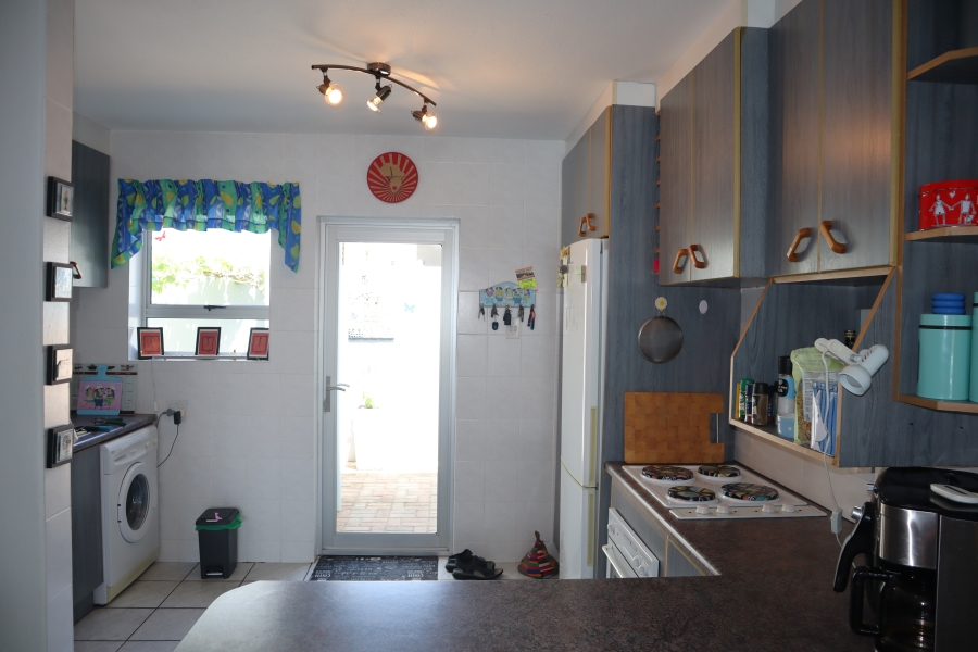 To Let 3 Bedroom Property for Rent in Wavecrest Eastern Cape